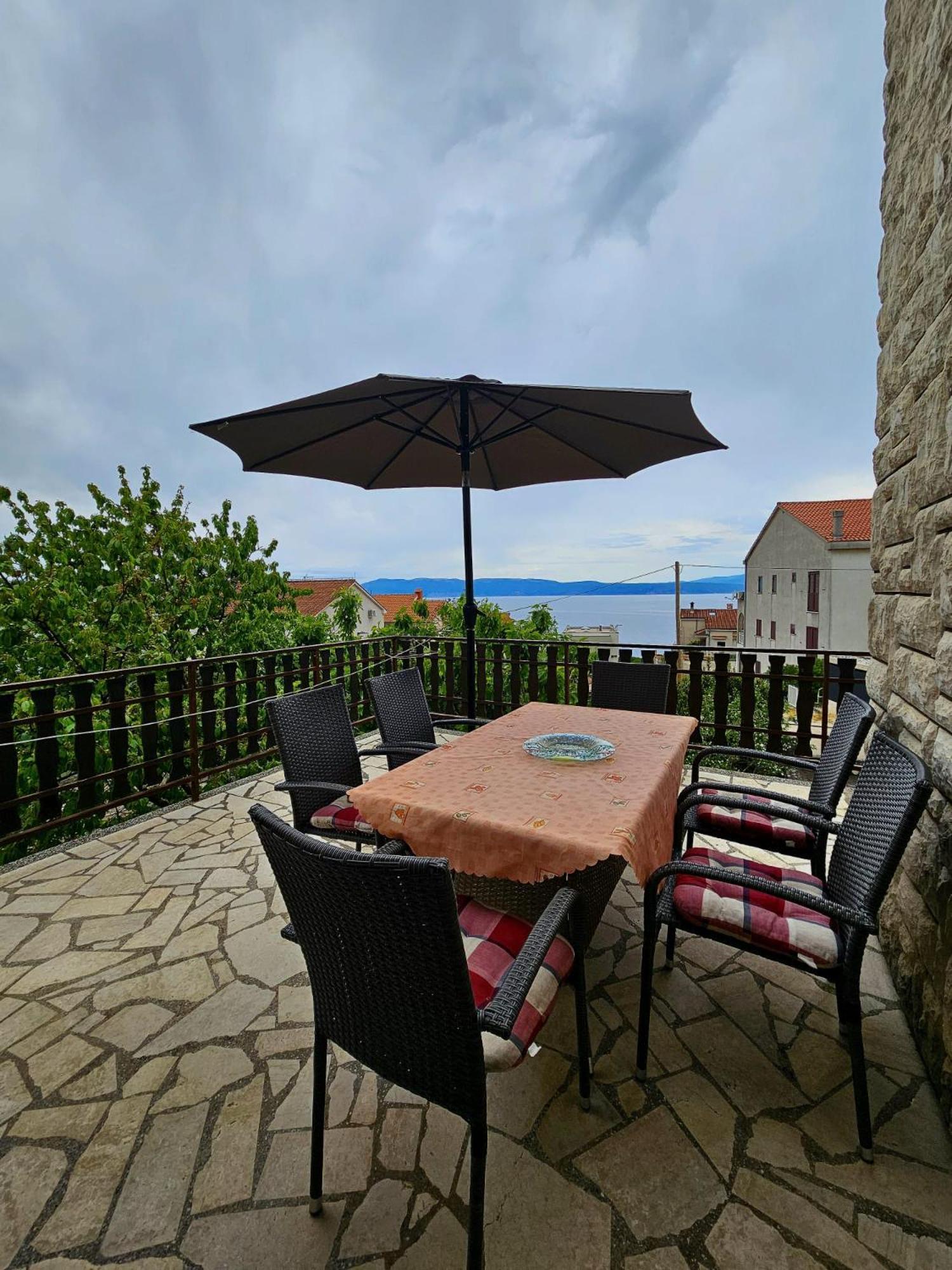 Apartman Agava Njivice Exteriör bild